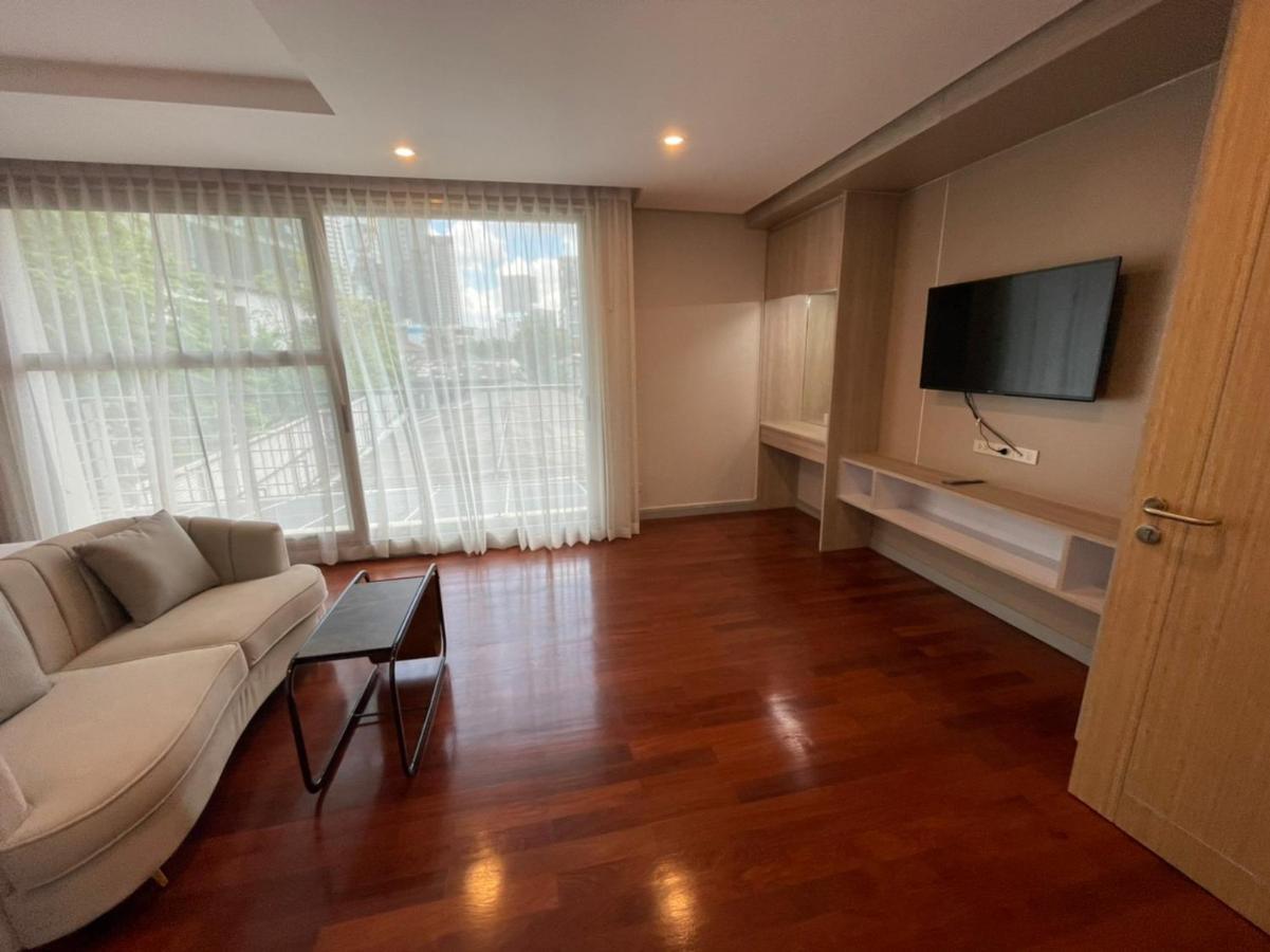 Vivi Avenue Thonglor Apartment Банкок Екстериор снимка