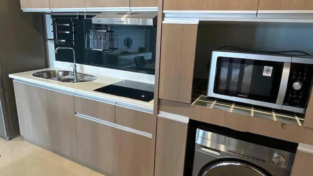 Vivi Avenue Thonglor Apartment Банкок Екстериор снимка