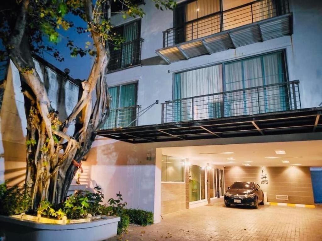 Vivi Avenue Thonglor Apartment Банкок Екстериор снимка